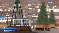 В центре города приступили к монтажу главного символа Нового года