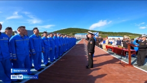 В Вилючинске тожественно встретили экипаж атомохода "Омск"