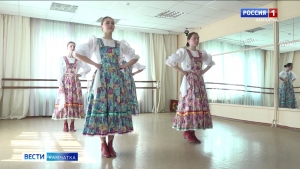 Народный избранник помог обновить гардероб вилючинскому танцевальному коллективу