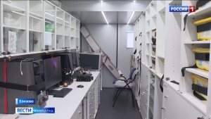 Ученики Елизовской вечерней школы поработали в мобильной лаборатории