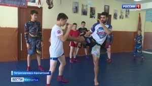 Именитый спортсмен России приехал на сборы к Камчатским самбистам
