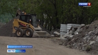 В Петропавловске-Камчатском ведутся работы по ремонту тротуара по улице Беринга