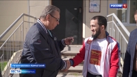 Трехкратный чемпион мира по самбо Шейх-Мансур Хабибулаев получил новую квартиру