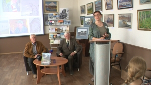 В краевой библиотеке презентовали фотоальбом об истории туризма на Камчатке