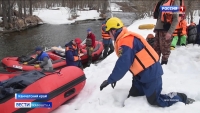 Поисково-спасательные отряды отработали водную подготовку на реке Быстрая