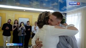 День семьи, любви и верности отпраздновала вся страна