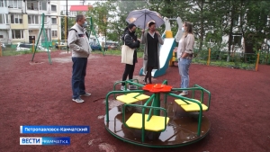 В краевой столице проверяют благоустройство дворов