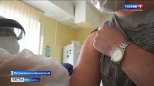 В крае проходит второй этап вакцинации медиков от Covid-19