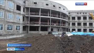 Ирина Унтилова побывала на стройке дополнительного корпуса 40-й школы