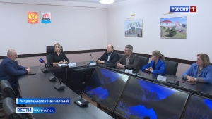 Общественная палата и представители региональных партий подписали соглашение