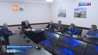 Общественная палата и представители региональных партий подписали соглашение