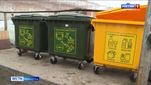На мусорных площадках Петропавловска появились два вида контейнеров
