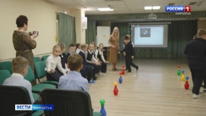 В одной из школ Петропавловска прошел патриотический час для третьеклассников