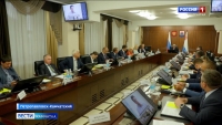 Эксперимент по ограничению вывоза красной икры с Камчатки обсудили в правительстве региона
