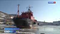 В порт Петропавловска-Камчатского зашло ледокольно-спасательное судно "Суворовец"