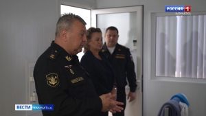 Командующий войсками и силами на северо-востоке России посетил раненых бойцов СВО