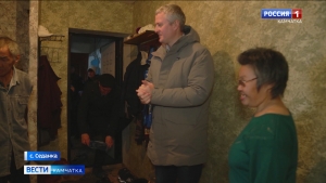 19 семей сгоревшего многоквартирного дома в селе Седанка получили новое жилье