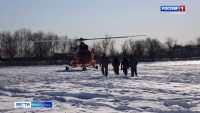 Морские пехотинцы в преддверии своего праздника совершили прыжки с парашютом