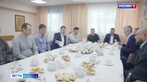 Алексей Чекунков и Владимир Солодов навестили участников СВО  в многопрофильном центре