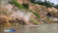 В Долине Гейзеров непрерывно бьёт из-под земли новый источник