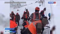 В Усть-Камчатском районе продолжают поиски мужчины, пропавшего после схода лавины