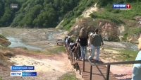 Первая в этом году группа детей камчатских участников СВО посетила Долину гейзеров