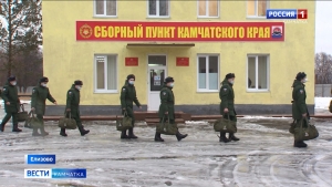 Новобранцев отправляют в воинские части