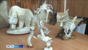 Камчатский художник по кости примет участие в фестивале на Магадане