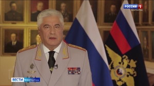 Сотрудники полиции отмечают профессиональный праздник