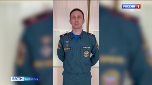 В Вилючинске сотрудник МЧС снял 10-летнюю девочку со льдины