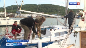 На Камчатке начинающие яхтсмены в первый раз вышли в море