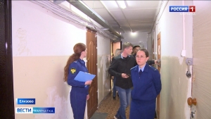 Бывшее общежитие в Елизове могут признать аварийным и расселить жильцов