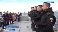У берегов Камчатки возложили венки в память о гибели морских тральщиков