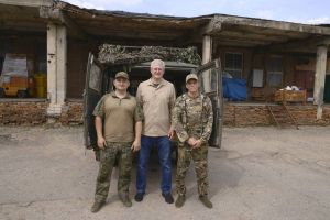 Губернатор Камчатского края Владимир Солодов в ходе рабочей поездки в Москву встретился с военнослужащими 164-й отдельной мотострелковой бригады.