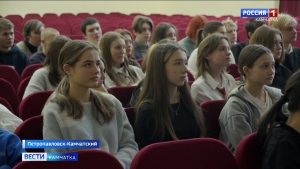 Профориентационные уроки для школьников от руководителей Правительства края продолжаются