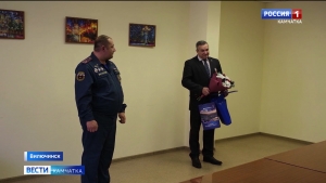 В Вилючинске наградили медалью за спасение Валерия Золочевского