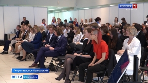 Губернатор края встретился с золотыми медалистами