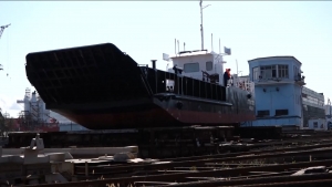 Камчатские грузопассажирские баржи спустили на воду в Находке