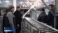 Для школьников и студентов провели экскурсии на рыбоперерабатывающий завод
