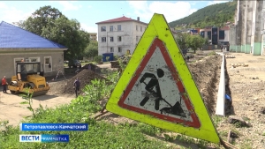 Продолжается благоустройство территории Краевой больницы