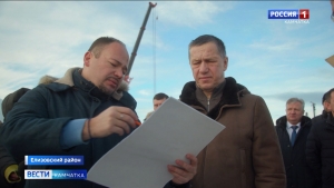 Юрий Трутнев посетил стройплощадку нового аэровокзального комплекса в Елизове